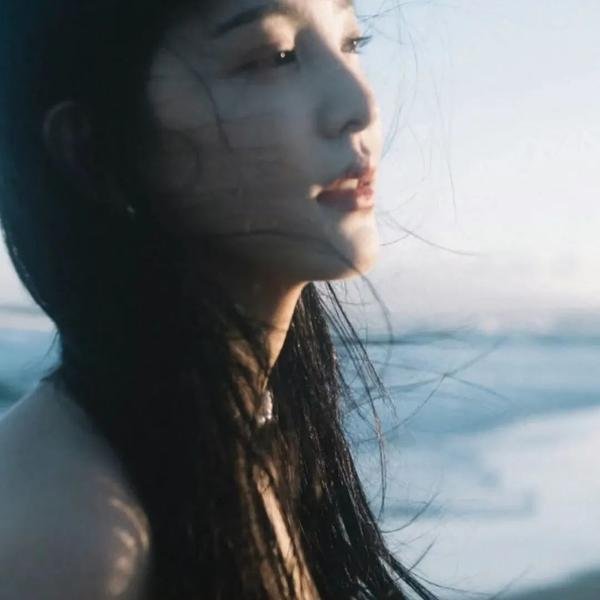 血月初现